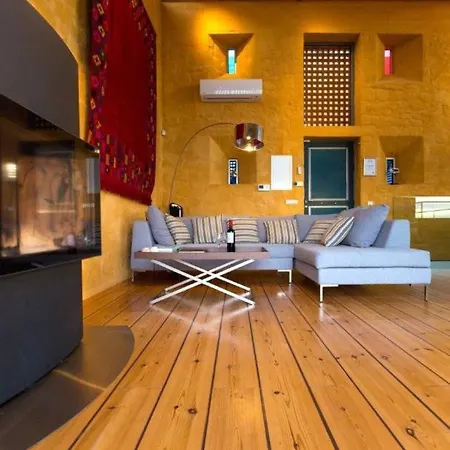 Seafront Ravdoucha Epavlis Athina - Pool, Gym, Sauna, Private Parking, Wifi Villa