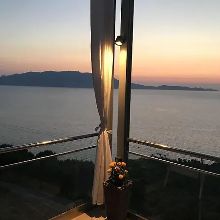 Seafront Ravdoucha Epavlis Athina - Pool, Gym, Sauna, Private Parking, Wifi Villa