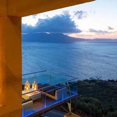 Villa Seafront Ravdoucha Epavlis Athina - Pool, Gym, Sauna, Private Parking, Wifi *