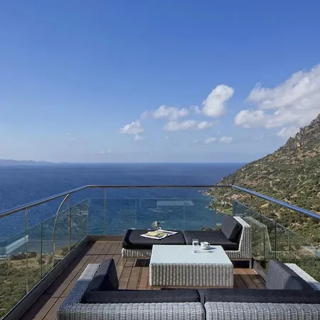 Villa Seafront Ravdoucha Epavlis Athina - Pool, Gym, Sauna, Private Parking, Wifi Ravdhoúkha