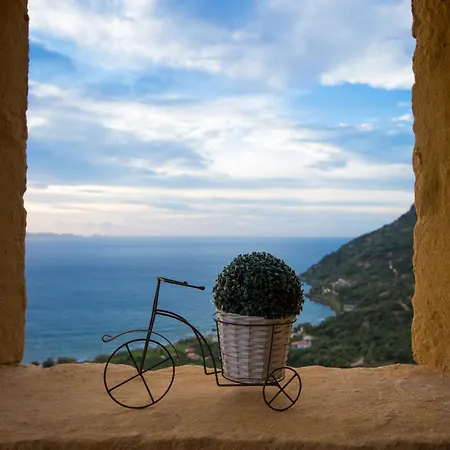 Seafront Ravdoucha Epavlis Athina - Pool, Gym, Sauna, Private Parking, Wifi Villa
