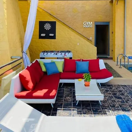 Seafront Ravdoucha Epavlis Athina - Pool, Gym, Sauna, Private Parking, Wifi