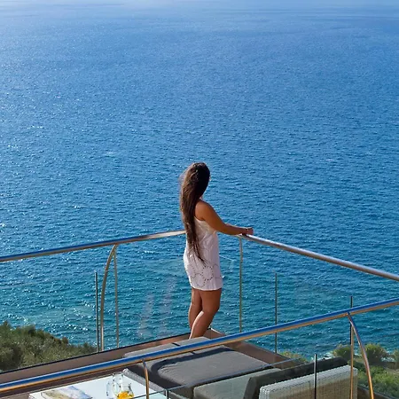 Seafront Ravdoucha Epavlis Athina - Pool, Gym, Sauna, Private Parking, Wifi * Ravdhoúkha