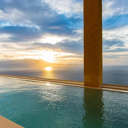 Seafront Ravdoucha Epavlis Athina - Pool, Gym, Sauna, Private Parking, Wifi Villa