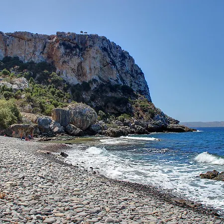 Seafront Ravdoucha Epavlis Athina - Pool, Gym, Sauna, Private Parking, Wifi Ravdhoúkha